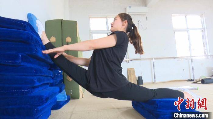 因为|安徽女孩练习杂技11年：因为喜欢不觉辛苦