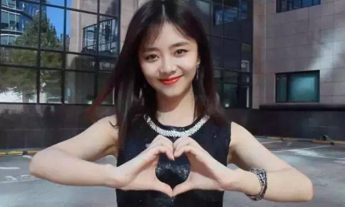 Step|还纠结短发or长发?现在流行这条“美颜线”,瞬间帮你变成小V脸