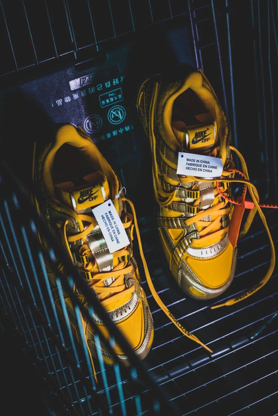 Off-White|500块钱,能否买一双 Nike × Off-White Rubber Dunk ?