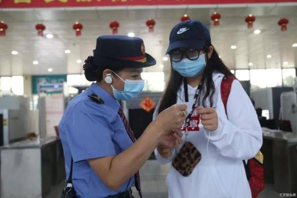 旅客|蒙自建水大理丽江客流持续火爆 黄金周前两日 云南铁路发送旅客47.7万人