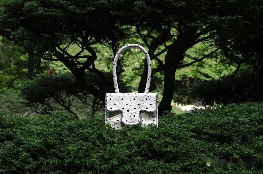 直视|钛合金眼也没法直视的小众品牌，拥有一件闪耀全场！