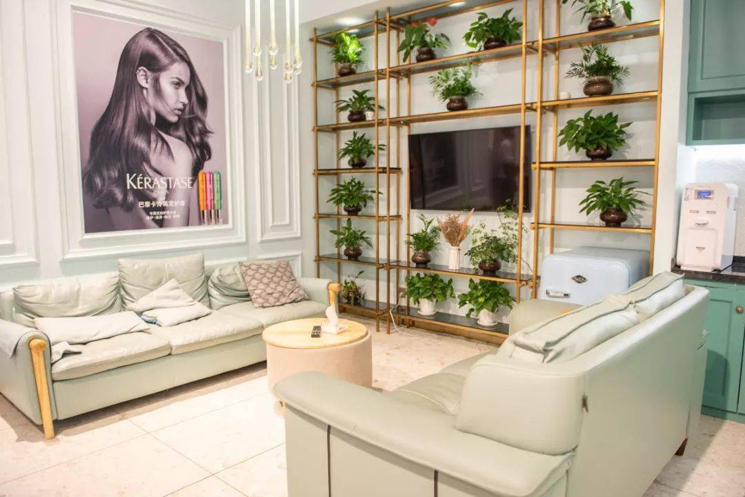 造型|16.9元剪发/88元明星染或烫造型，是时候体验一把20年热门发色“透明雾感”