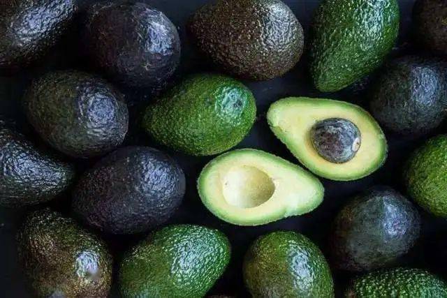 黑眼圈|430年的马应龙放大招,八宝古方做的眼霜,眼纹淡了