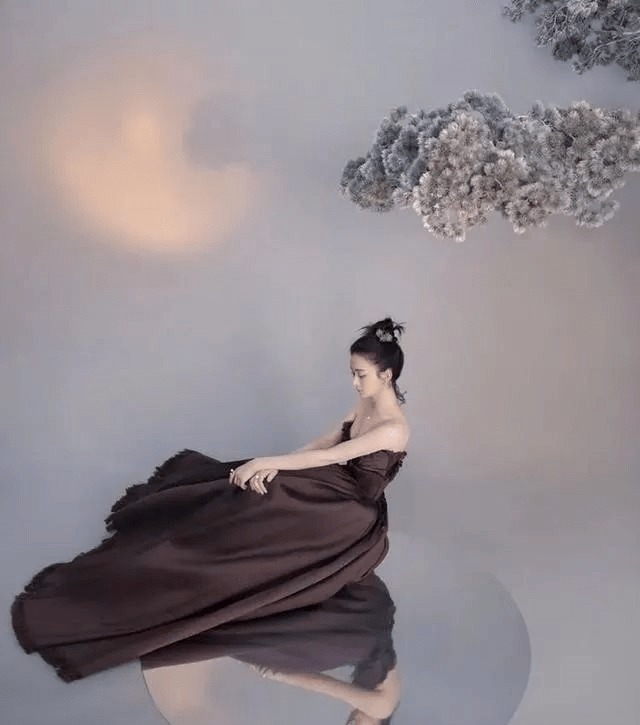 时尚|赵丽颖时尚大片来袭，秒变时尚辣妈展现真正东方美