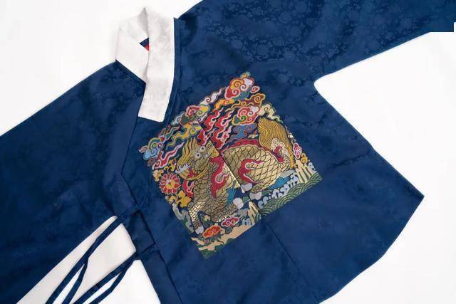 汉服|山东曹县三分天下汉服市场，一件汉服卖3.5万，年入千万不是梦