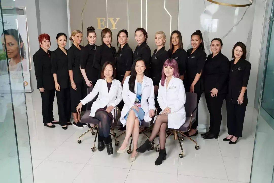 Amanda|北美四小花旦之一，曾年入800万火遍全球，如今糊到在农场养鸡