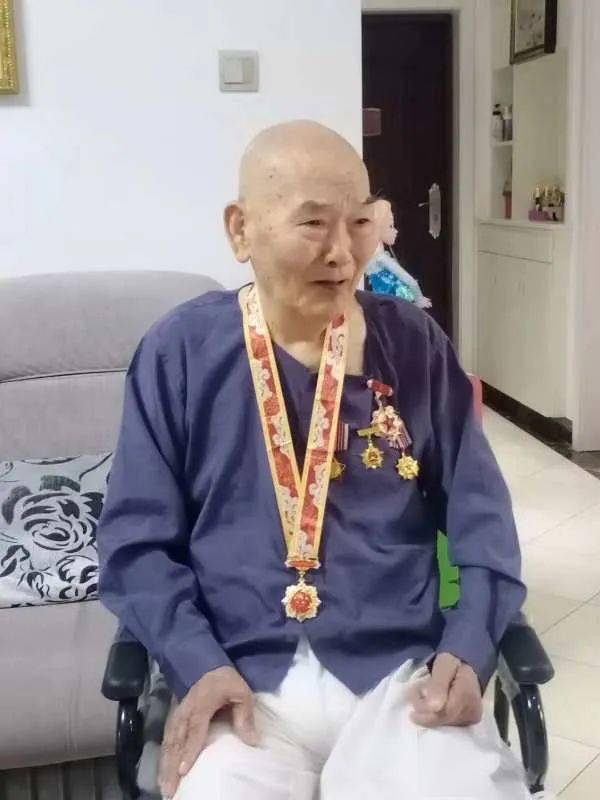 曾|曾立两次一等功的老战士，深埋战功数十年…