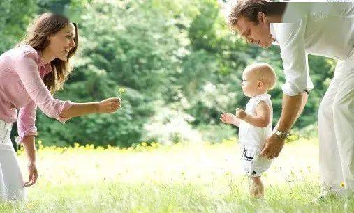 流行病|这个流行病的高发期又来了，如何帮孩子度过？传播系数是新冠的3倍