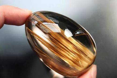 包某|＂我是公主！＂女公务员贪污307万只为买水晶！瞎买水晶，活该坐牢！