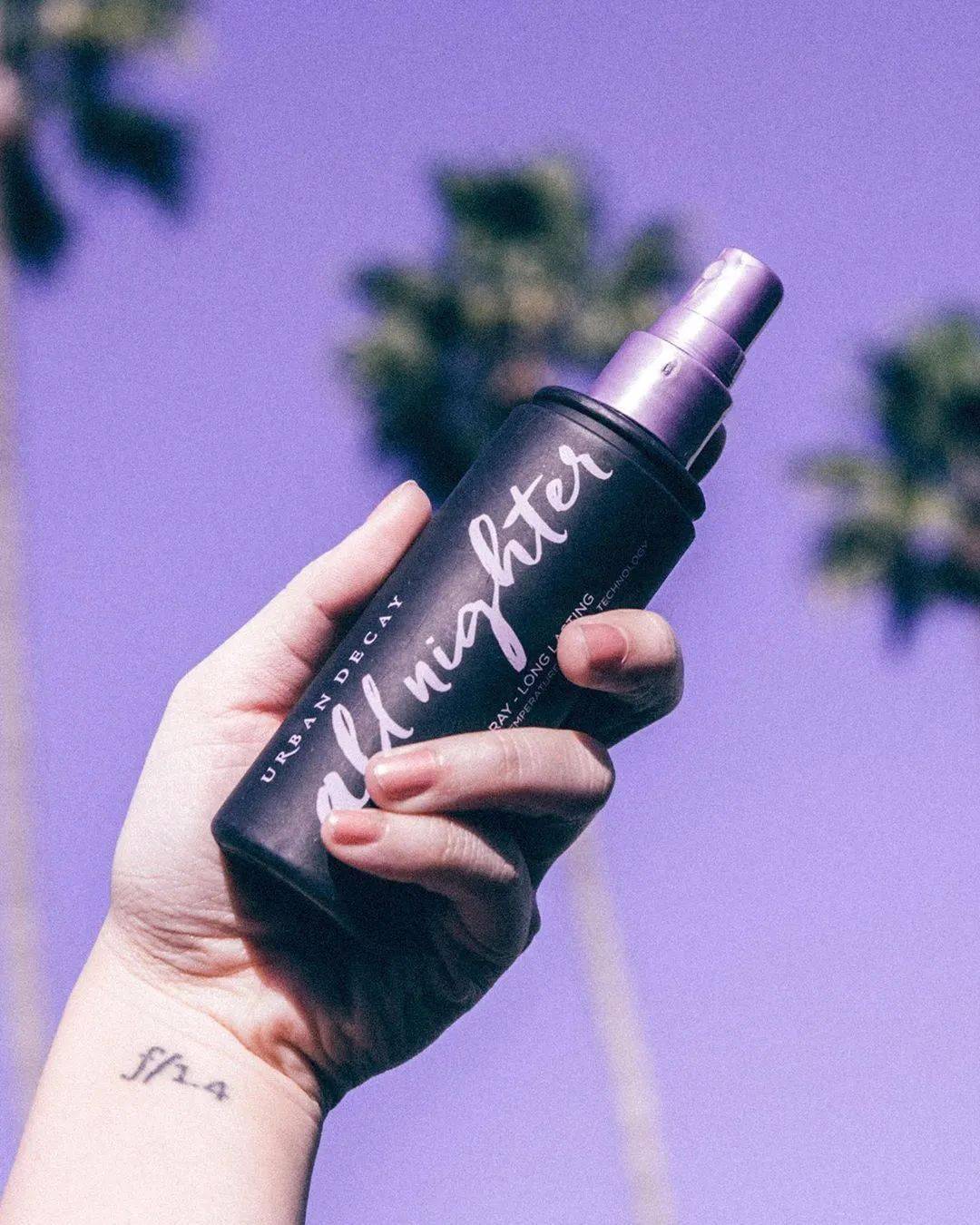 脱妆|告别卡粉，秋冬天也要持久保湿的定妆秘籍！！