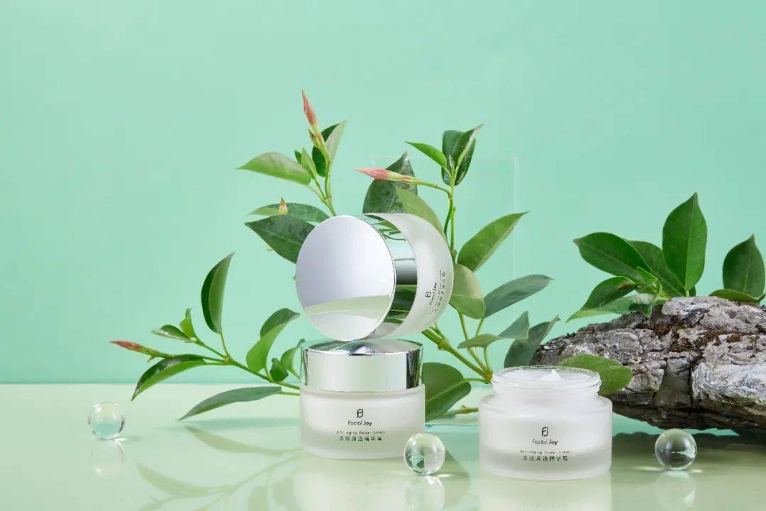 皮肤|这瓶一抹化水的国货面霜，上新发售一周就被复购到断货，限时团购...
