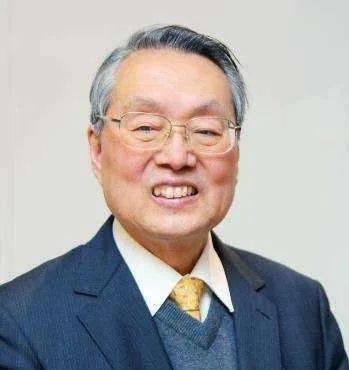 汉方集团董事长_汉威大厦的董事长(2)