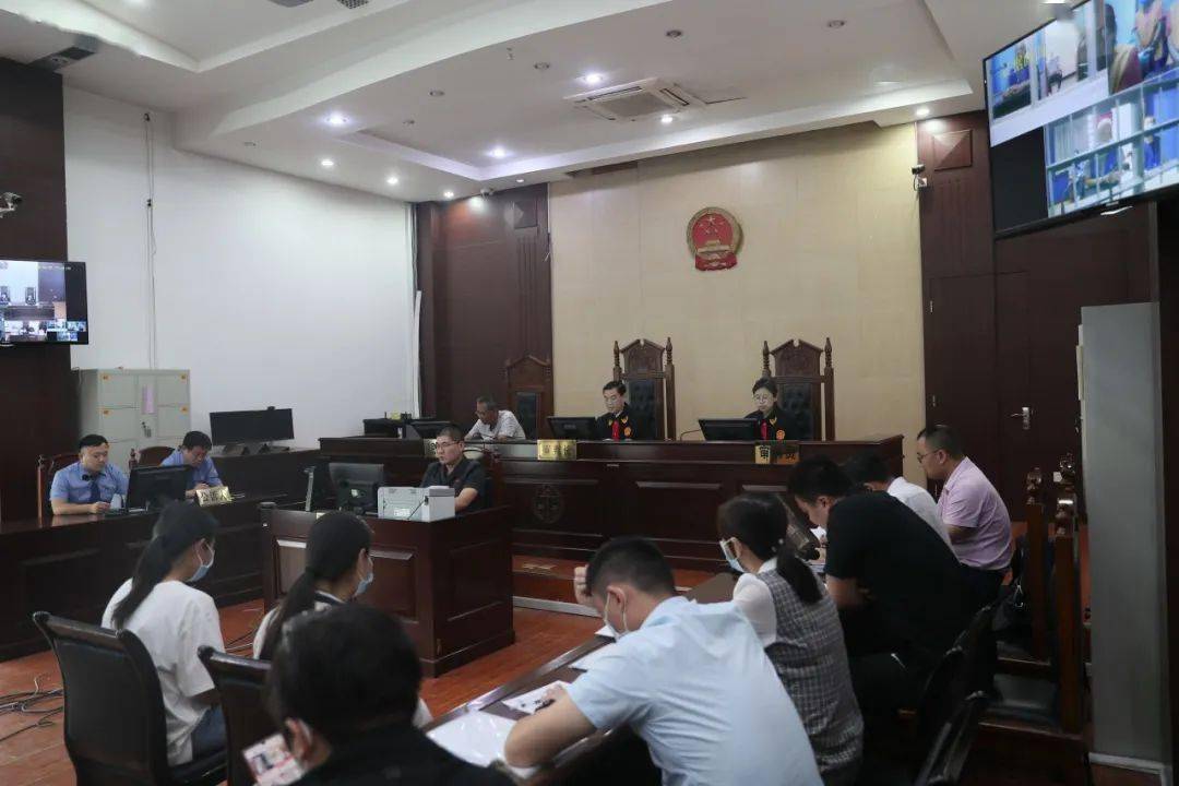 梁山法院对被告人于某等13人涉恶势力犯罪案件一审公开宣判