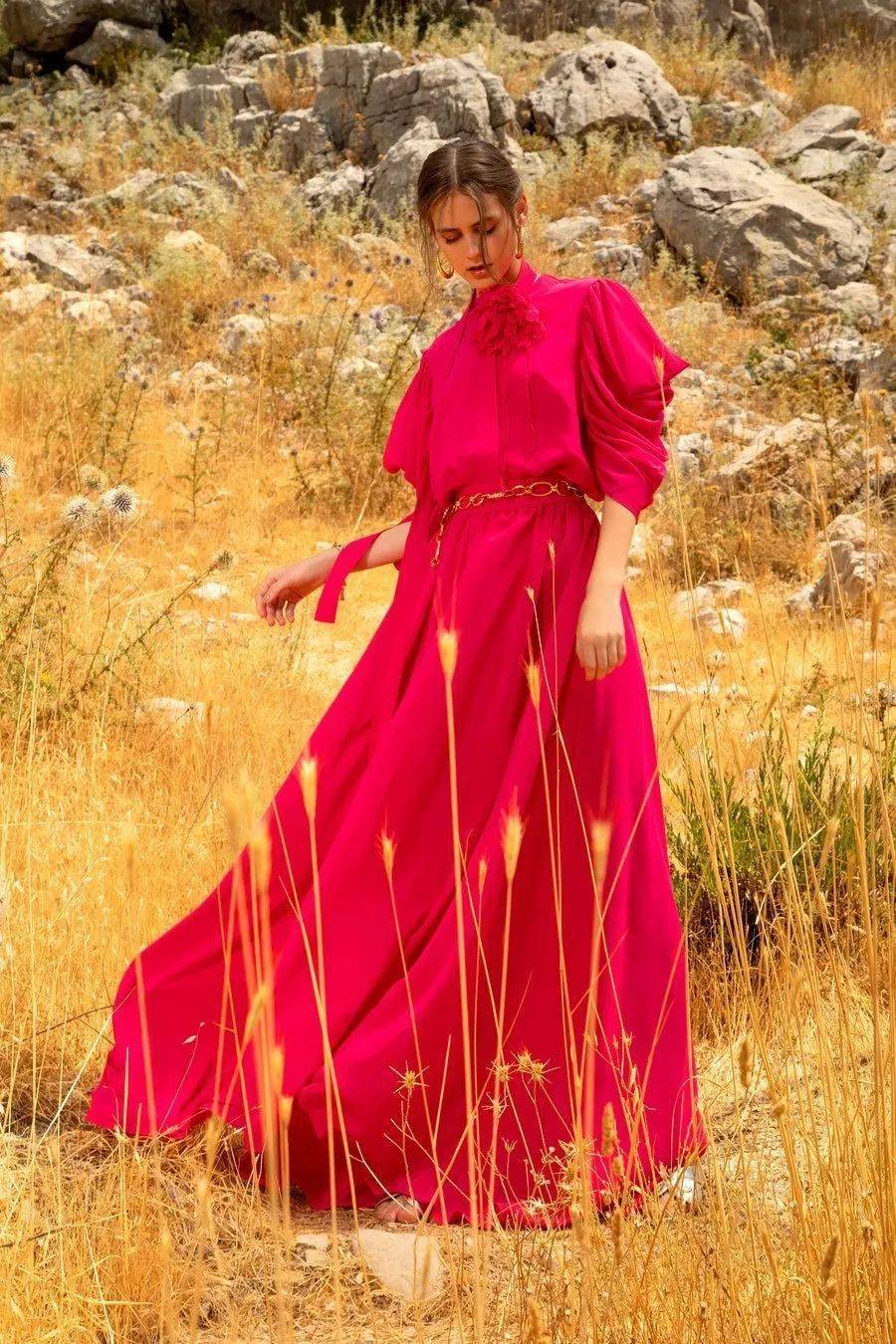 Saab|下凡历劫这么苦,为什么不打扮得再美一些呢?交织着华丽Elie Saab在斜阳下闪烁着光芒