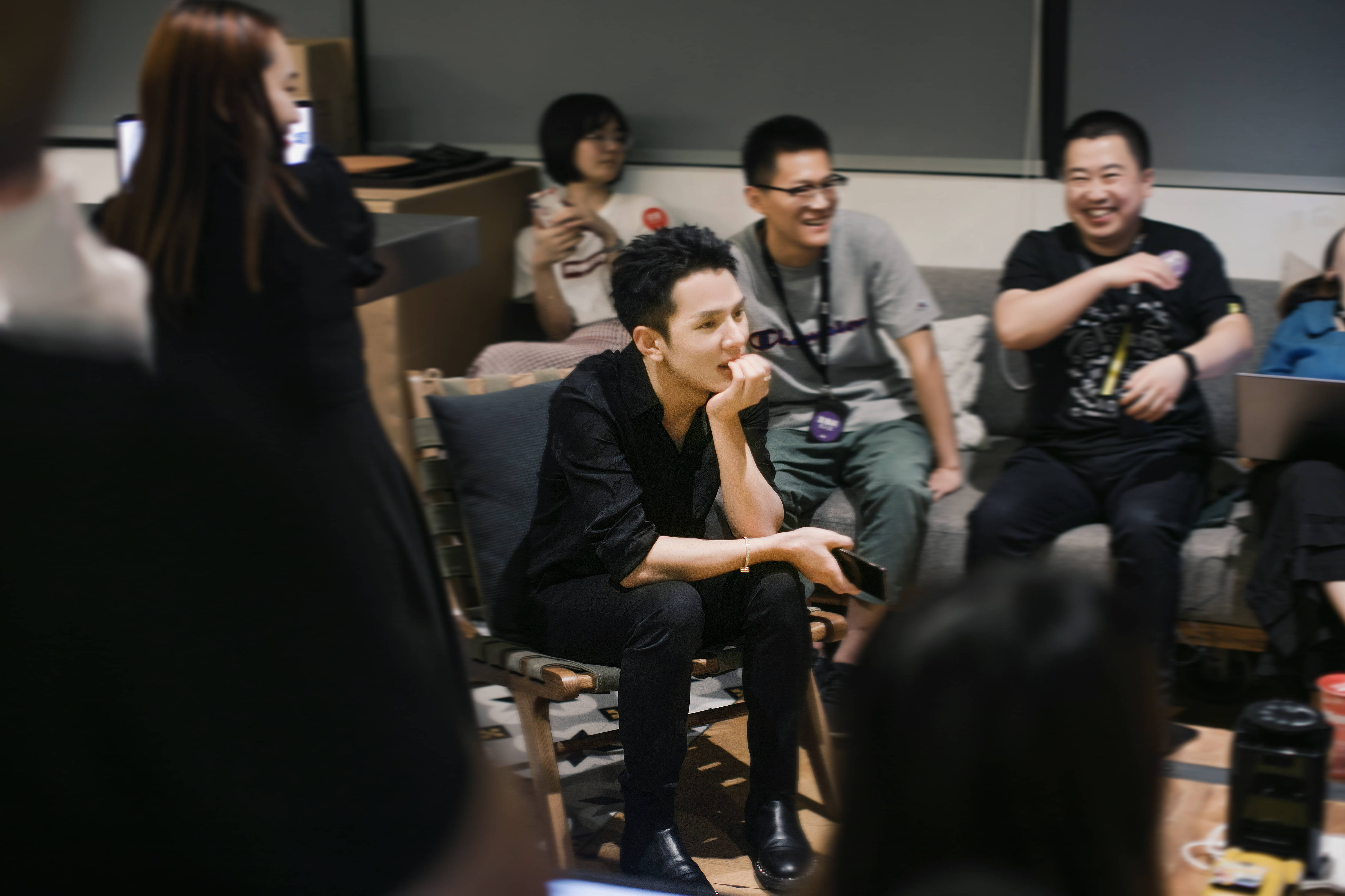 李佳琦|实探李佳琦直播后台：试用产品已超10万件，梦想做个人品牌