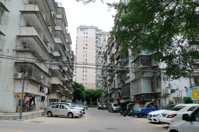 厦门这个老小区怎么这么多空房子没人住,看起来也不像是要拆迁,怎么都搬走了?-搜狐大视野-搜狐新闻