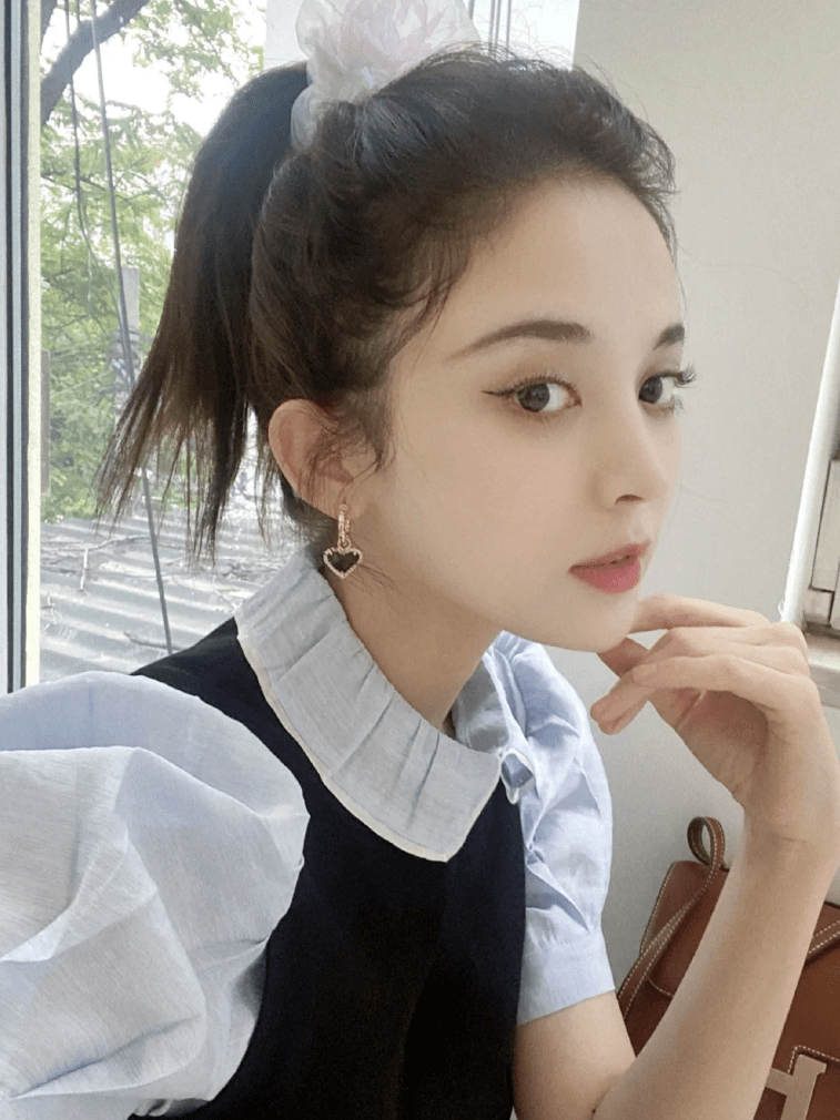 在线|看完娜扎的在线求助，我笑着笑着就哭了……