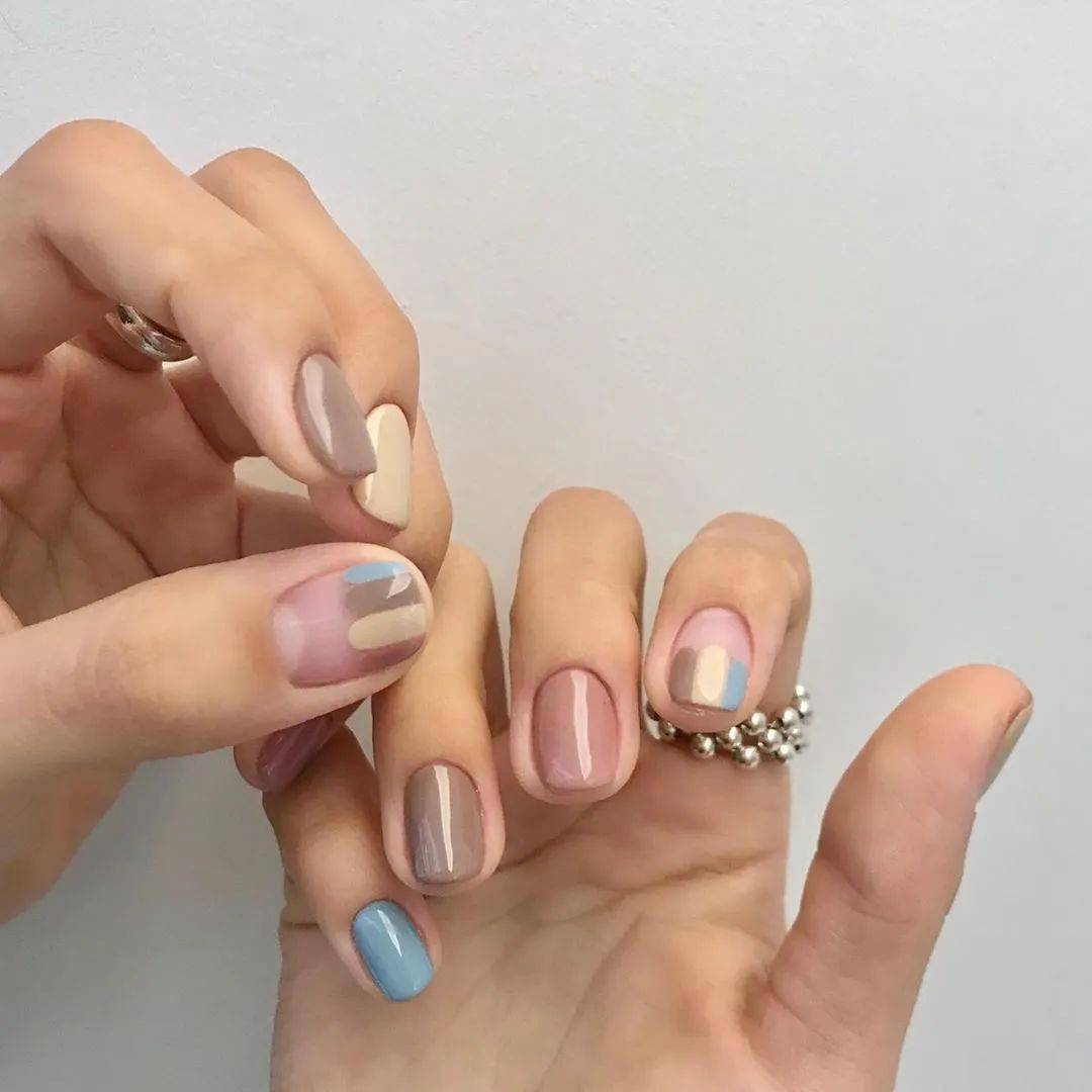 款式|赶紧存图！40款秋冬美甲，显白不挑人！