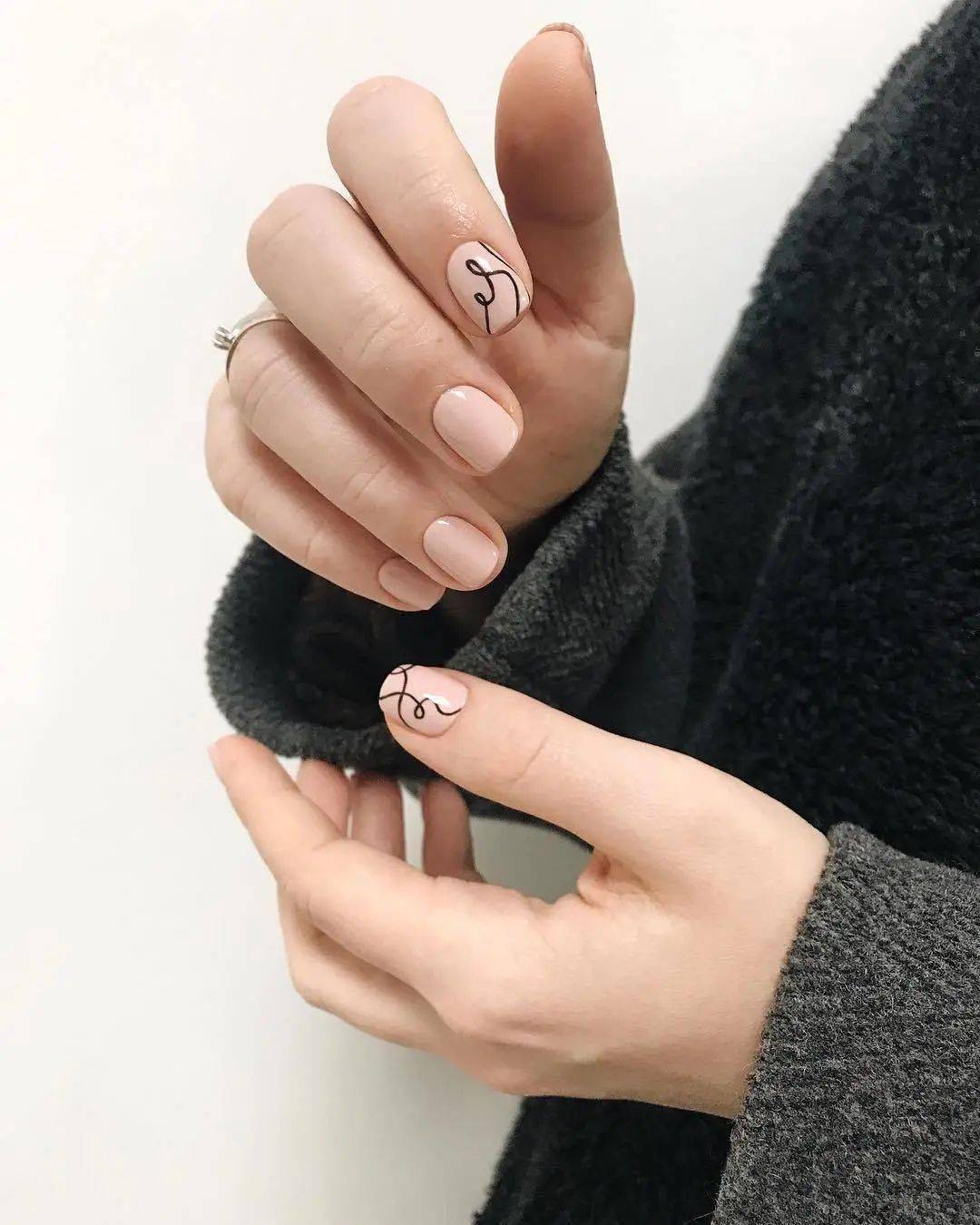 款式|赶紧存图！40款秋冬美甲，显白不挑人！