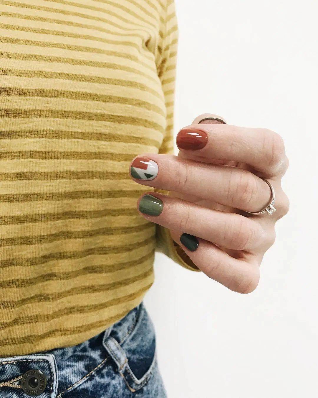 款式|赶紧存图！40款秋冬美甲，显白不挑人！