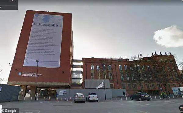 开新|英国大学生们想出新玩法！开新冠派对：不确诊不让进