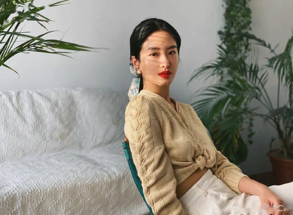 涂越白|美人计 | 肤色越来越健康的杨采钰，告诉你底妆真不用越涂越白