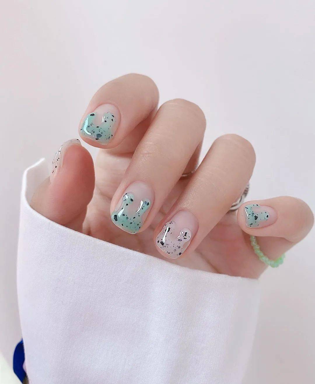 款式|赶紧存图！40款秋冬美甲，显白不挑人！