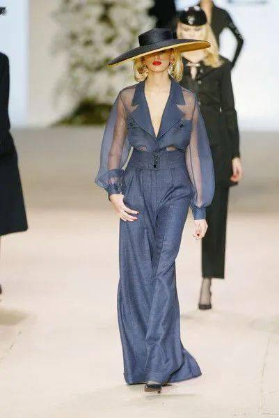 女人|聪明的女人，懂得穿套装