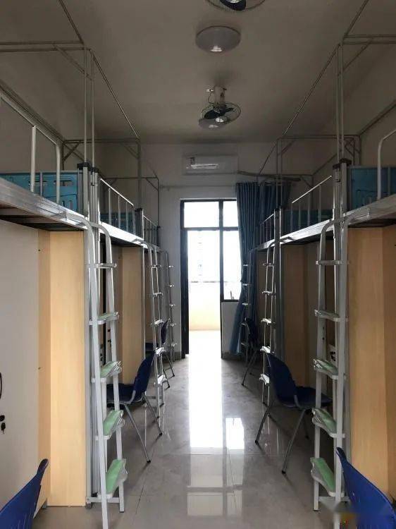 贵港第一所公办全日制大学广西物流职业技术学院今日开学
