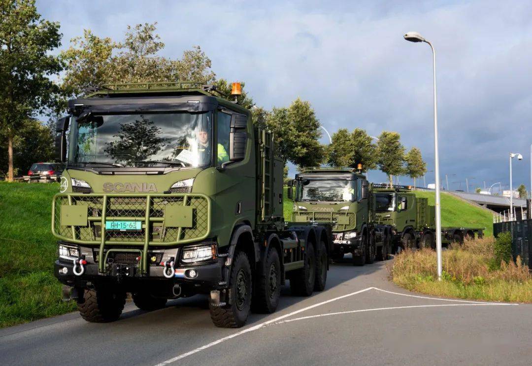 订单再添810辆斯堪尼亚兹沃勒工厂向荷兰军方交付首批8x8军车