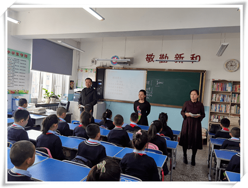 认真做眼操 清楚看世界——鸡西市和平小学举行眼保健