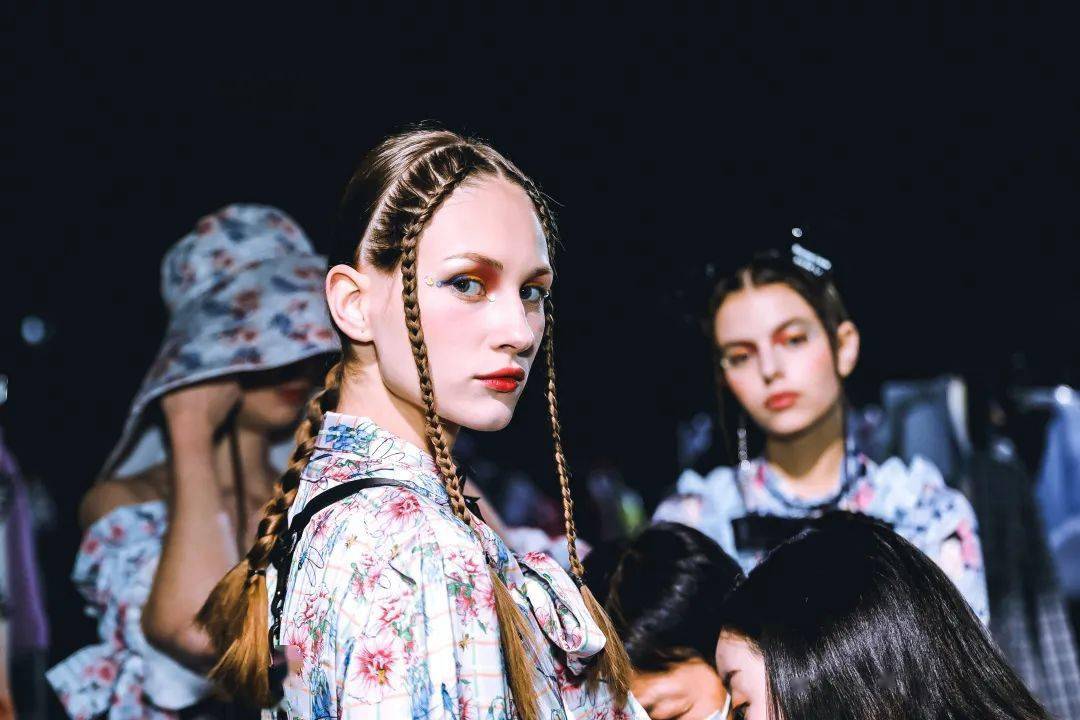 陆玺娅|不愧是你！本季最“拼”的设计师品牌～