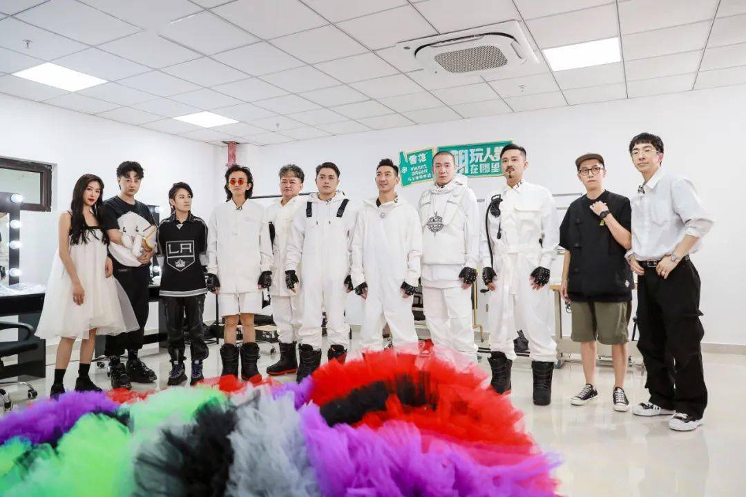 服装|二手玫瑰要进军潮流界了吗？