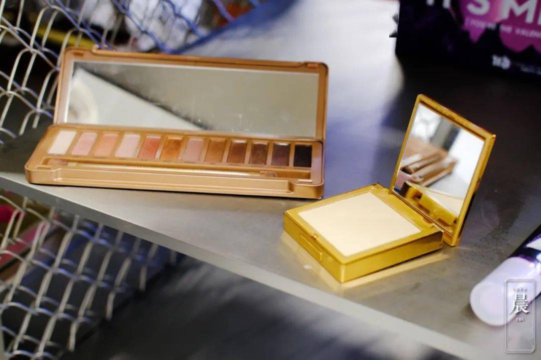 菜市场|新天地惊现美妆“菜市场”，水果和化妆品一起卖？| 小姐姐变美计划