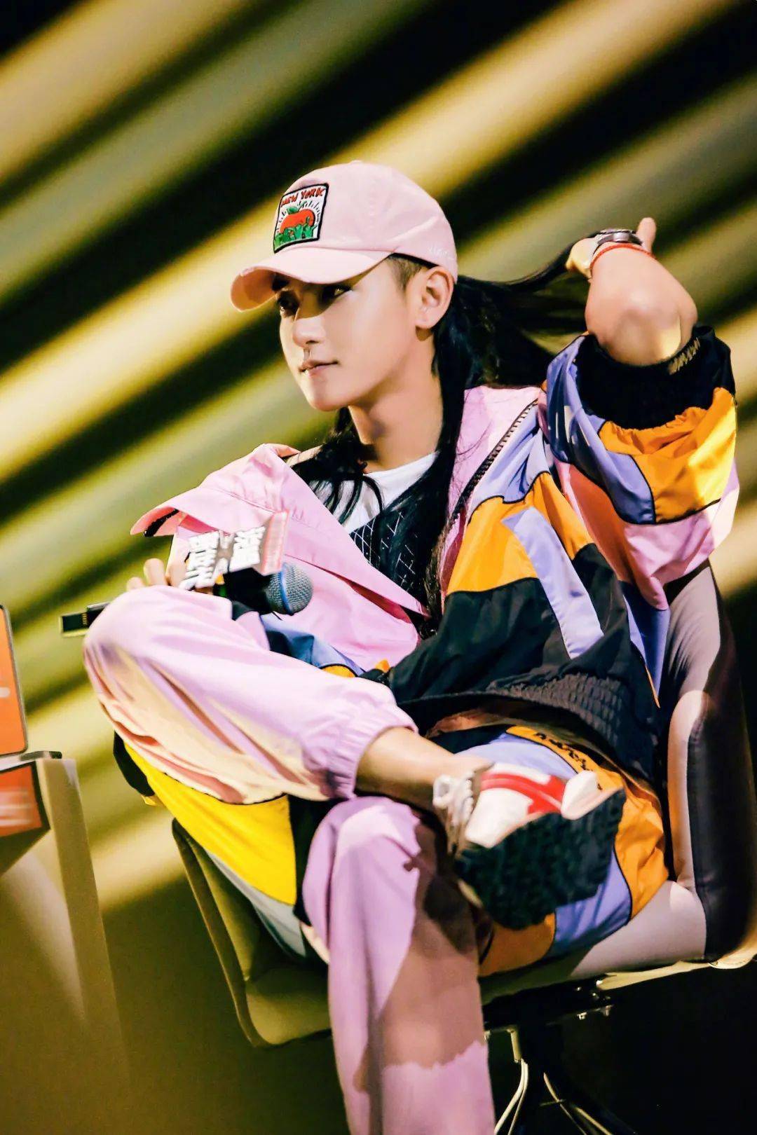 发丝|秋风吹拂发丝的温柔~是暖男啊