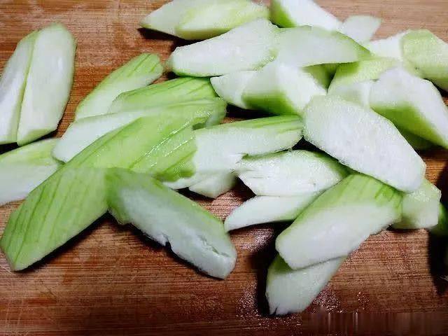 丝瓜配什么煮水喝 b722bf76835c443ca85d72a065292d86.jpeg