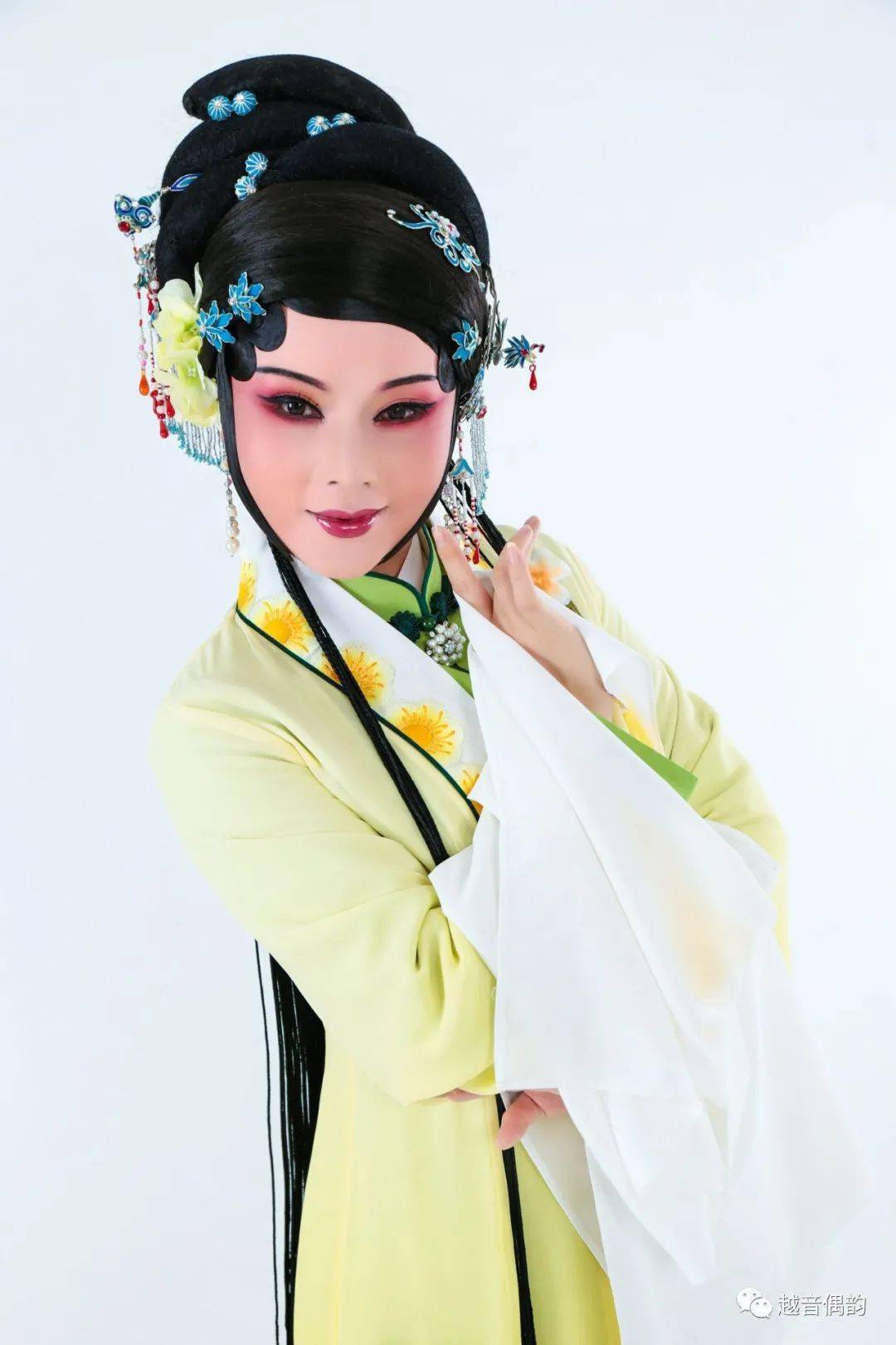 平阳县小百花越剧团成人戏曲化妆造型,越剧表演公益培训班开课了!