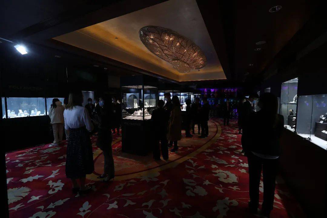 珠宝|【大象视界】刘銮雄随手卖点红酒到手5000万，这些才是富豪的传世之宝