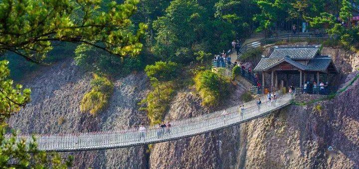 崖禅师的卓锡之地神仙居,又名 西罨寺"全透明玻璃桥面让人双腿发软