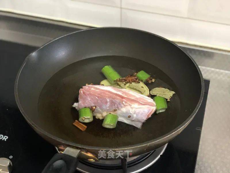 五花肉|配米饭，简直绝了【美食推荐】回锅肉：咸鲜微辣