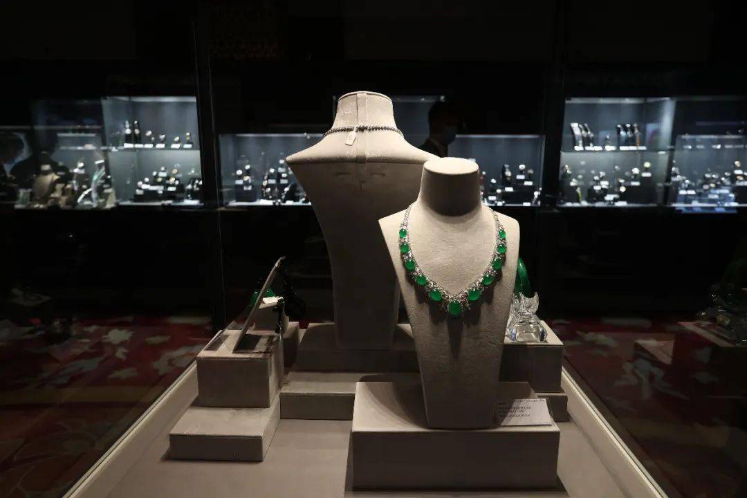 珠宝|【大象视界】刘銮雄随手卖点红酒到手5000万，这些才是富豪的传世之宝