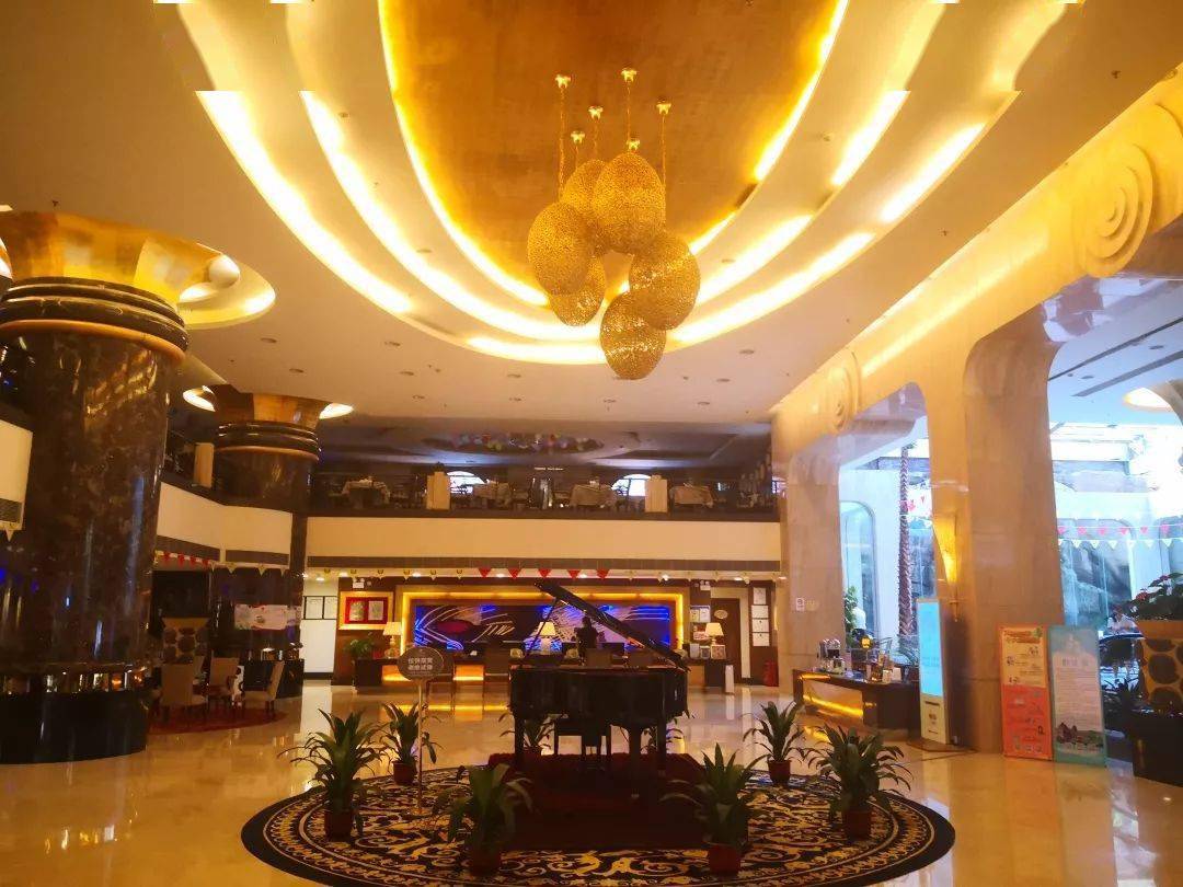 酒店有宽敞舒适,高贵典雅的客房—  — 礼宾楼双床/大床房 在这里让你