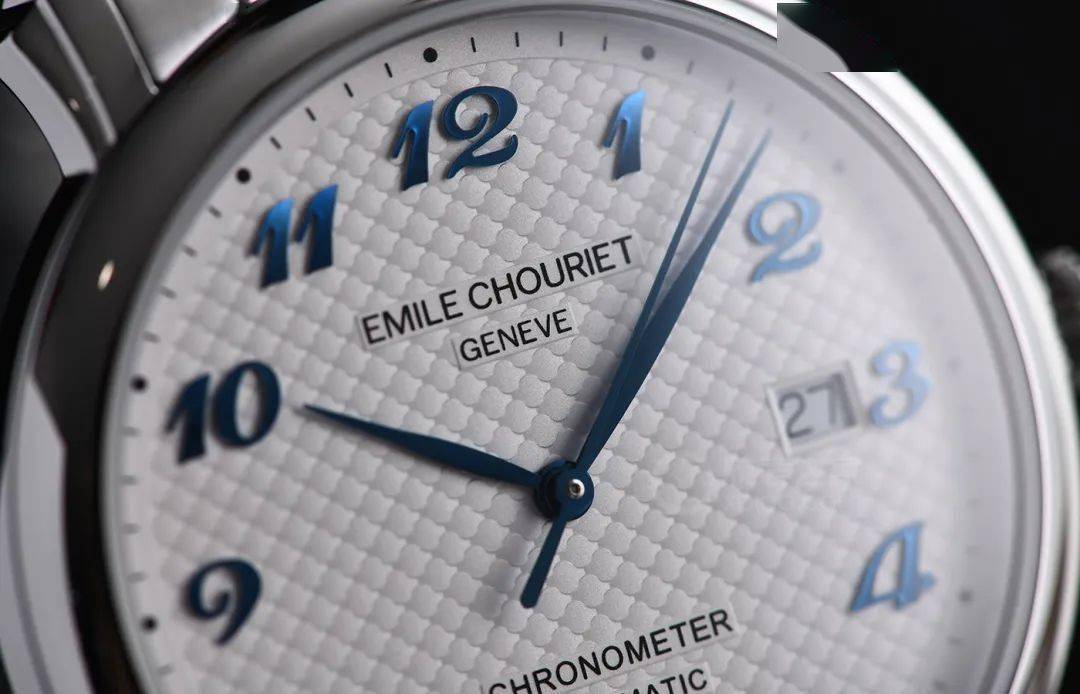 莱蒙|公价1万多 入手高颜值复古范 精准“天文台”腕表