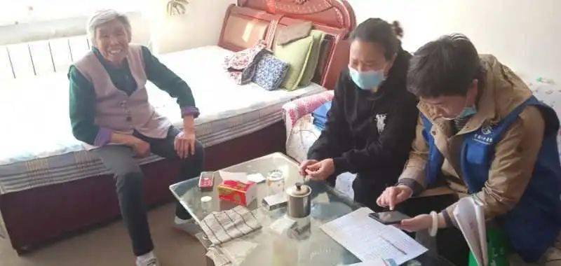 人口普查员态度_人口普查员证件图片(2)
