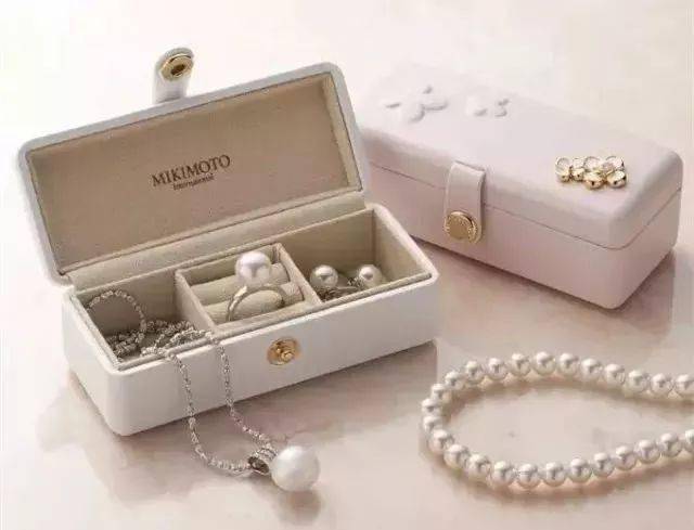 珠宝|有“毒”首饰盒别买！把珠宝都毁的不成样！4招教你买到最合适的首饰盒~