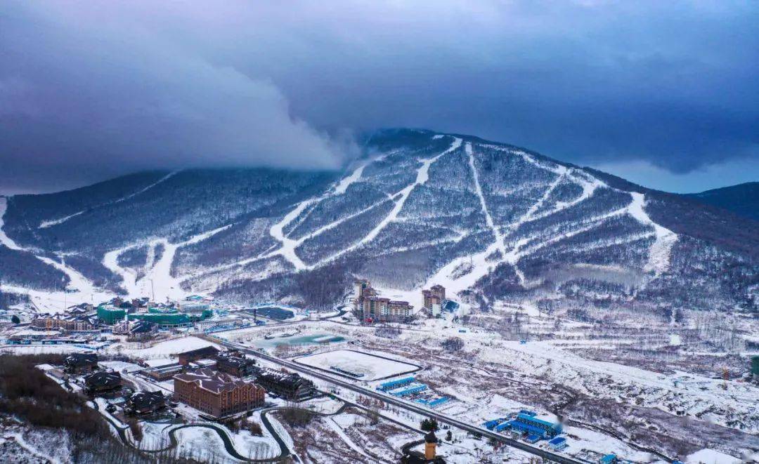 滑雪度假联盟之"粉雪天堂"北大湖滑雪度假区12019年11月18日,2022通