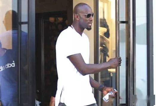 怎样才能长出8块腹肌 c165a4de68c94dbd83d310618d8863dc.jpeg