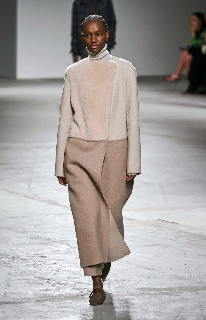 流行色|奶茶可以不喝，但奶茶色一定要拥有！（流行色之裸咖色）