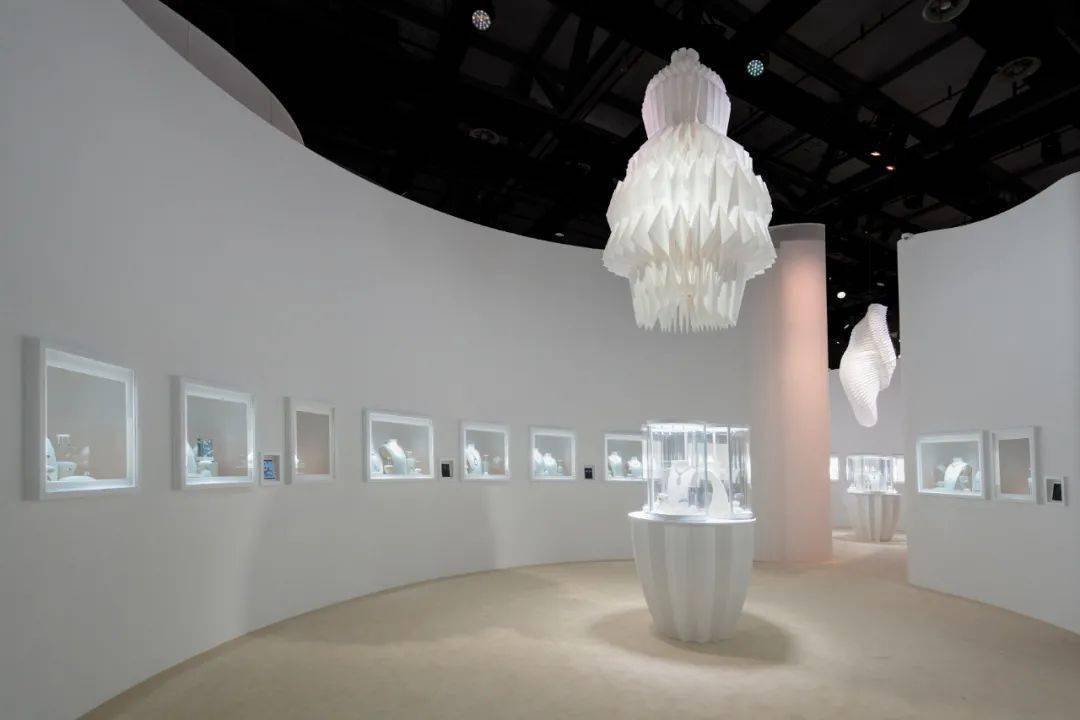 珠宝|看高级珠宝的心情，就像爱上金城武