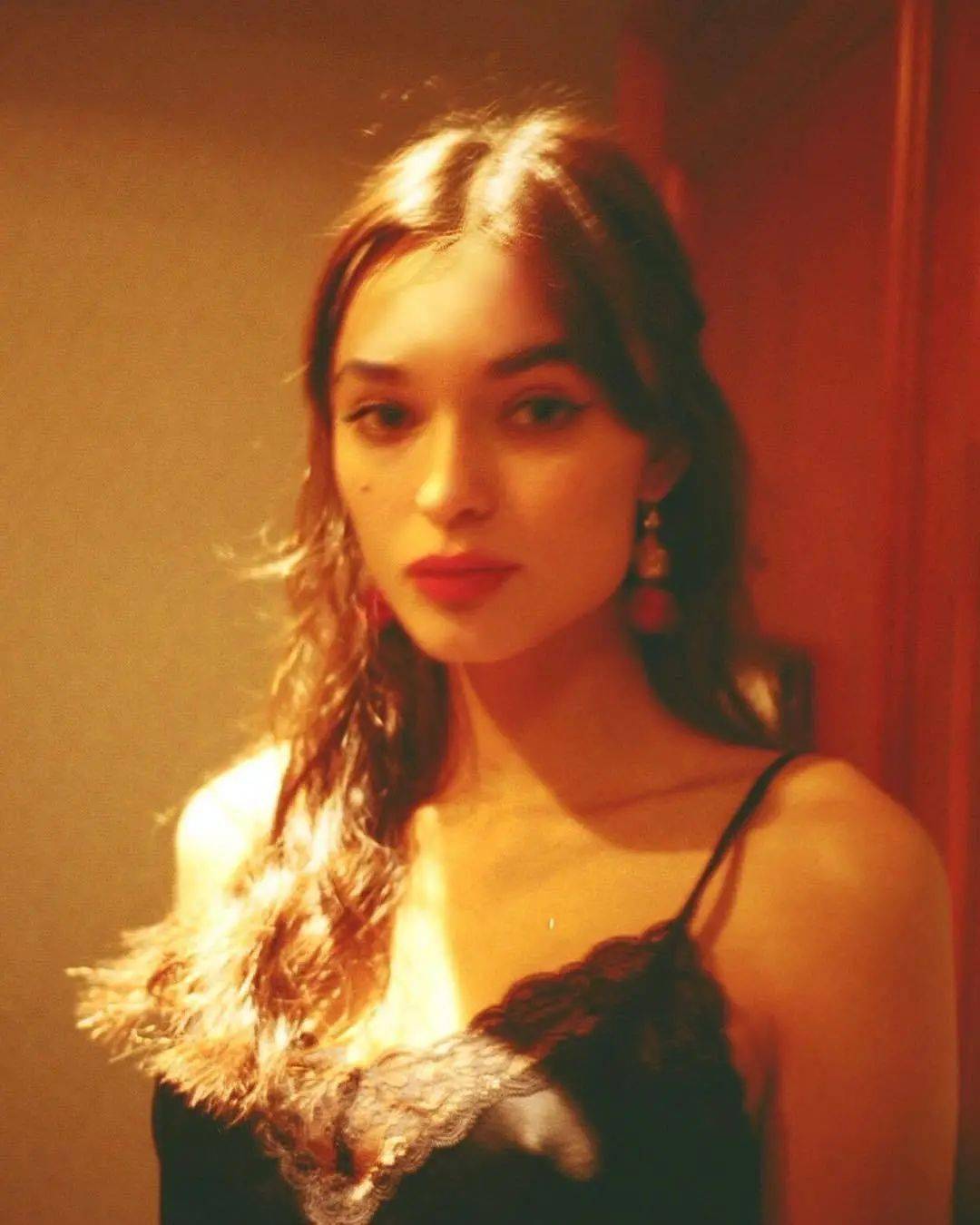 醉意|微醺美人 几分温热的醉意 几分疏离